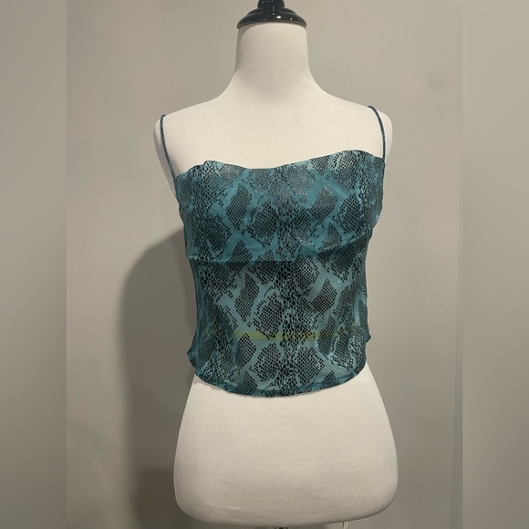 SUPERDOWN. Crop Top - Picture 1 of 4